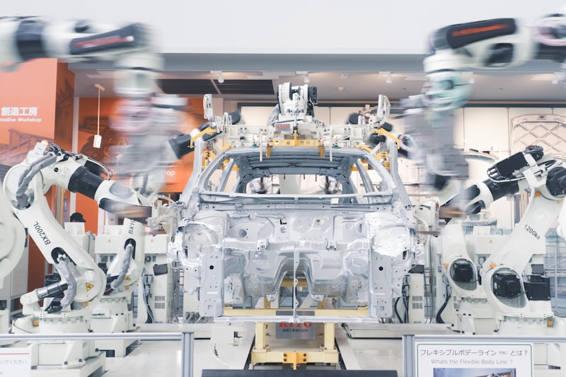 Bras robotique industriel symbolisant l'automatisation des tâches